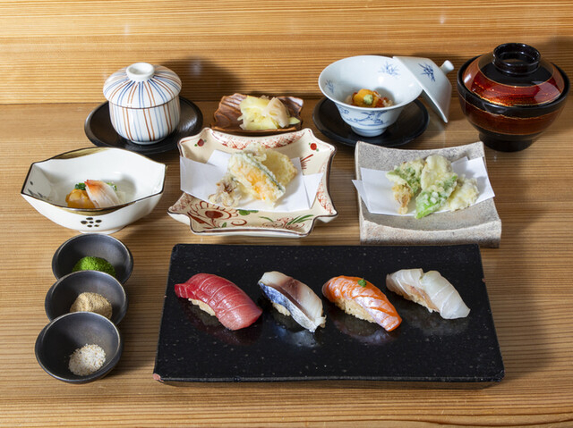 寿司だけではなく、日本料理の技法も。