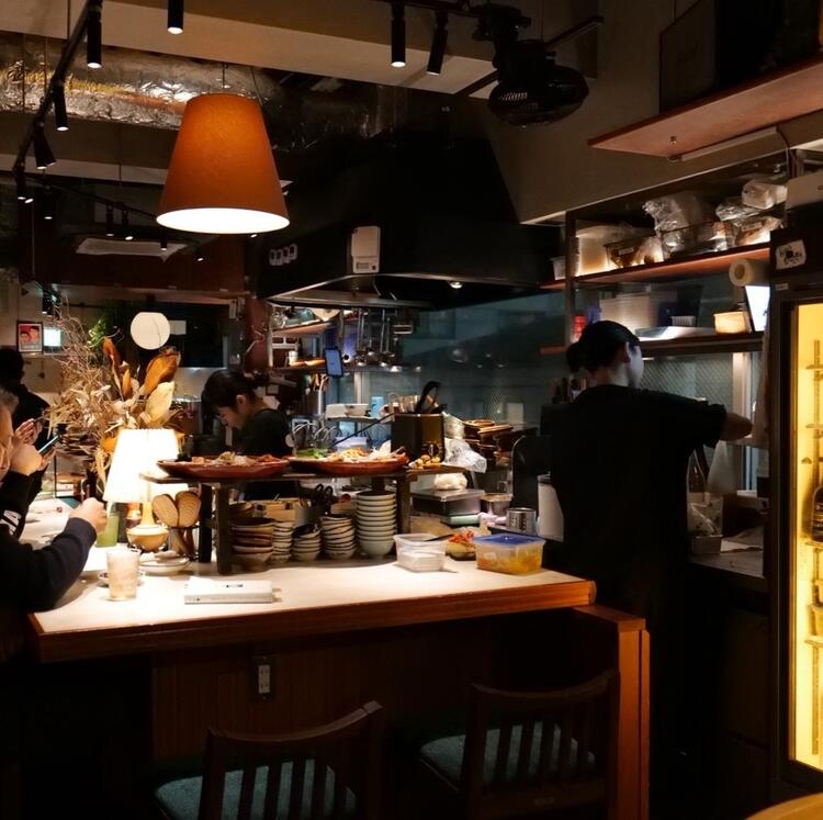 大人のための小洒落た居酒屋。