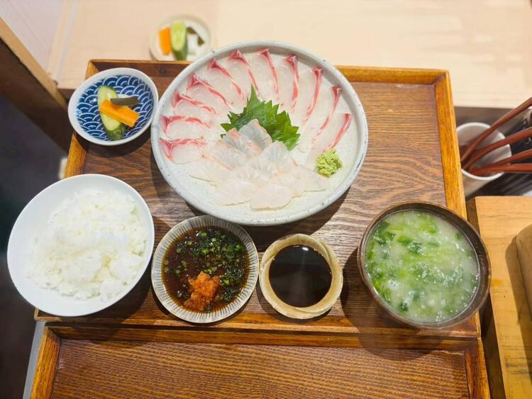 おいしいまかないが食べられます♪