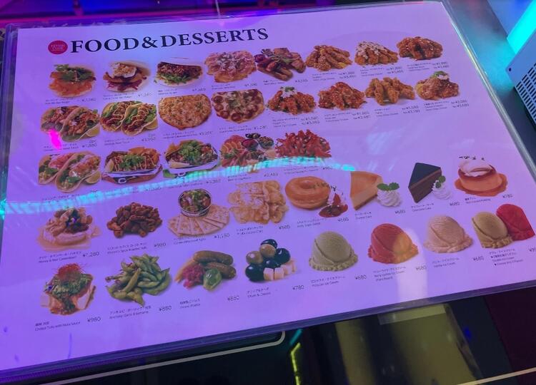 フードは軽食が中心です！
