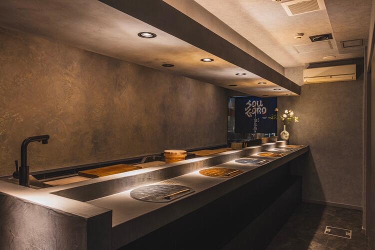 全7席の上質なカウンター鮨店