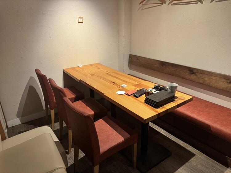 お酒に合う串焼きの数々※写真は既存店