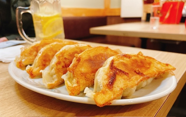 1個60ｇの名物びっくり餃子です！！