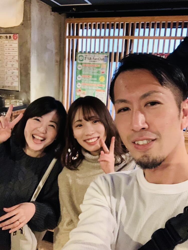 食事会などもたまーにやってます♪