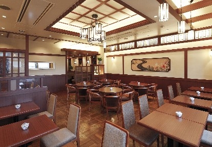 落ち着いた雰囲気の店内