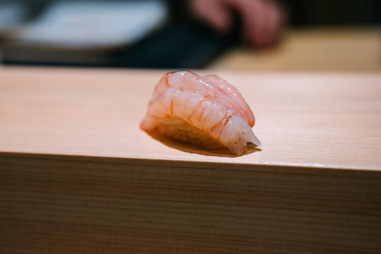金沢の甘エビ。全国の寿司好きがご来店。