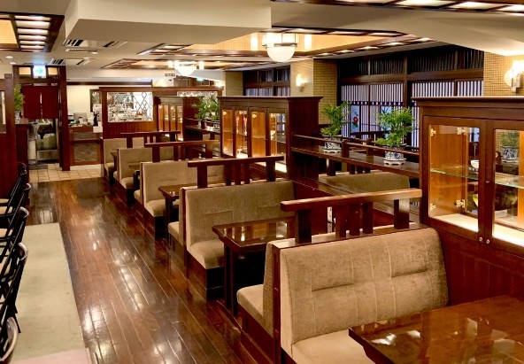 落ち着いた雰囲気の店内