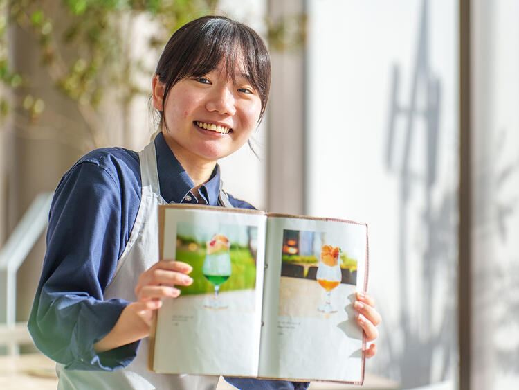 カフェタイムはアフタヌーンティが大人気！