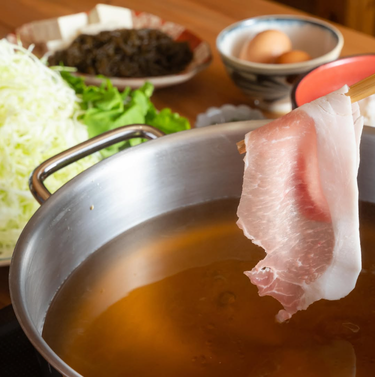 秘伝の出汁を使用したしゃぶしゃぶ