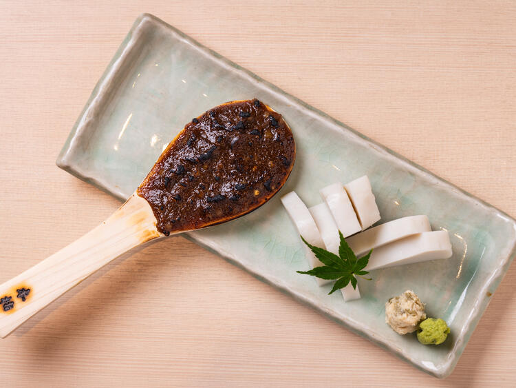 夜には本格的な和食もあります。