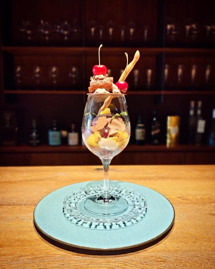 名古屋では珍しい夜パフェ×バー☆