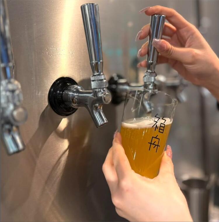 9つのタップでクラフトビールをご提供！