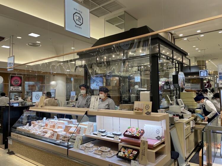 当社は阪急や髙島屋にもお店がある企業です