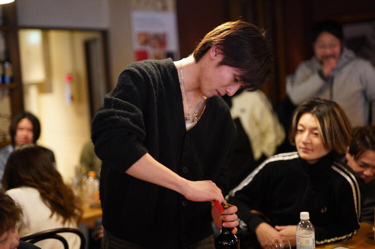 スタッフのワイン勉強で試飲会🍷✨