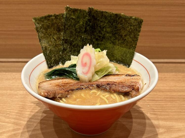 とんこつラーメン×黒豚カツ丼が自慢◎
