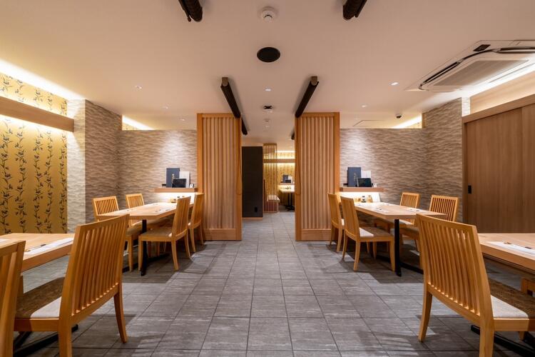 「和」を基調とした落ち着きのある店内