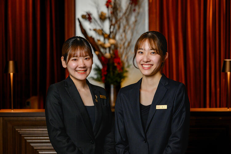 特別な夜を彩るレセプションスタッフ