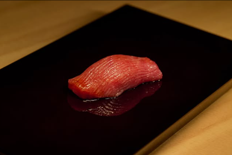 記憶に残る芸術的な握りと料理