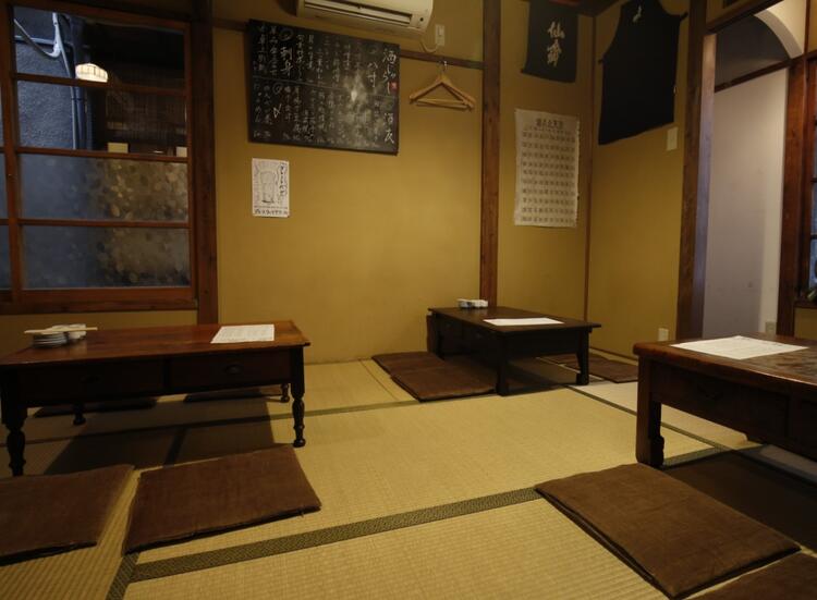 昔懐かしい古民家の空間　「江戸の酒場」
