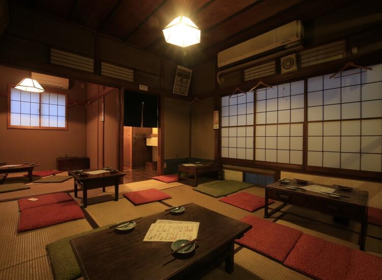 2階席：宮大工が手掛けたこだわりの作り