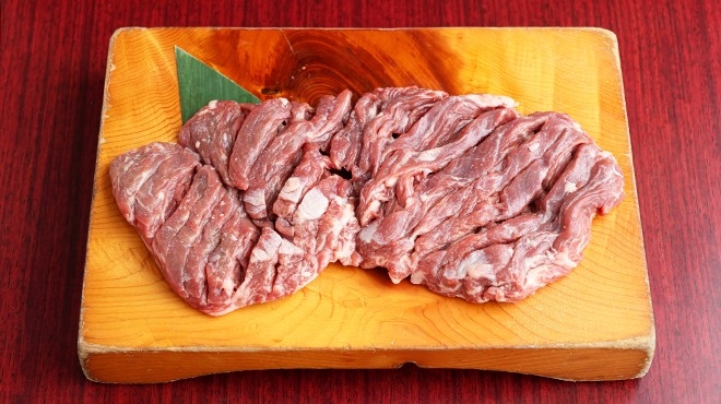 皆大好きなハラミは大判ステーキサイズも