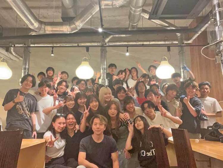 賄いでスタッフもお腹いっぱいにします！笑