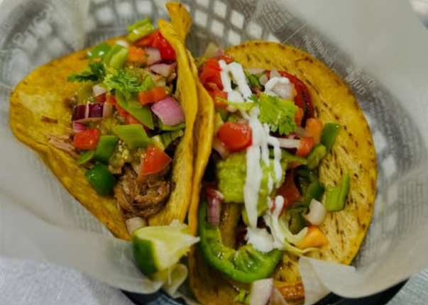 コーントルティーヤを使用したタコスも人気