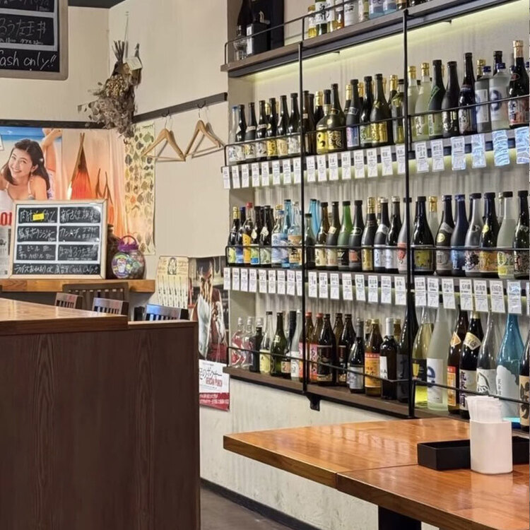 店内はお洒落な🍷たち