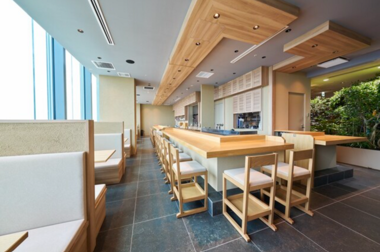 お店からの夜景も美味しさを彩ります！