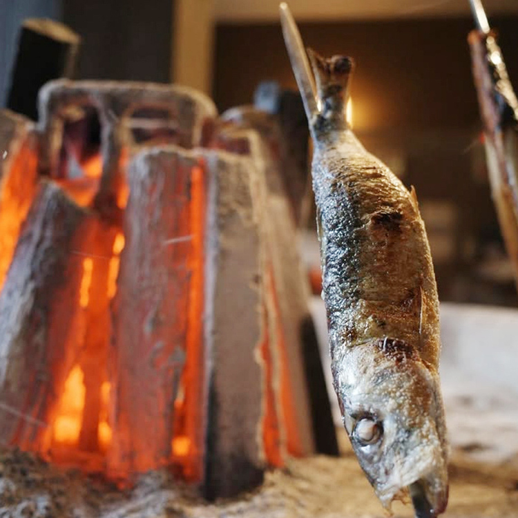 こだわりの囲炉裏を使った調理が特徴です!