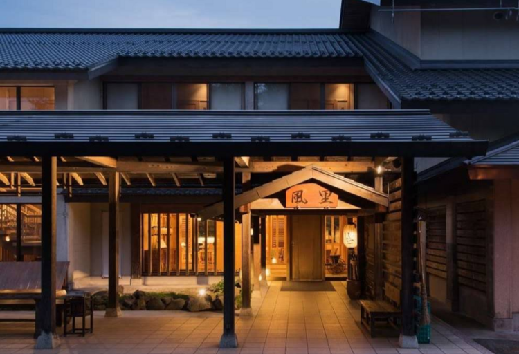 標高1200m！雄大な御嶽山を望む絶景宿