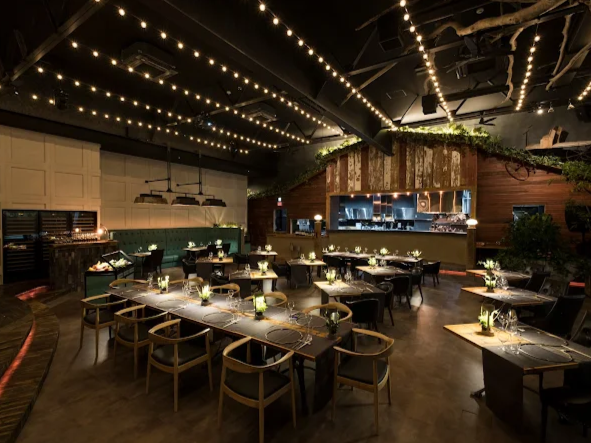 空間演出にも徹底的にこだわった店内