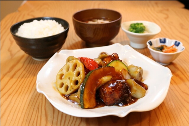 お米を中心に様々なメニューが!