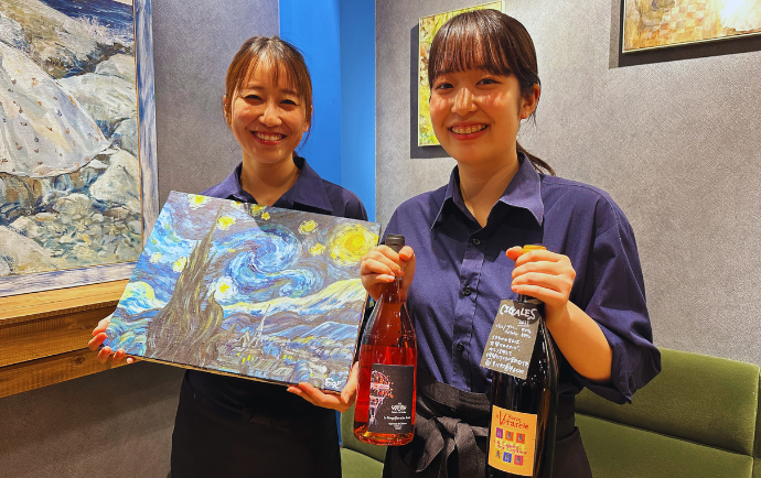 店内にスタッフが描いた絵を飾っています！