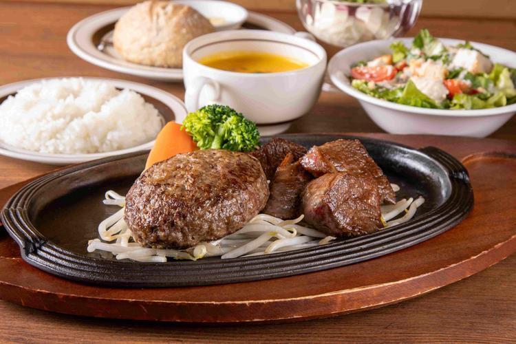 ミート矢澤といえば、やっぱりハンバーグ！