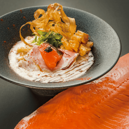 話題！SNS映えするサーモンヌードル