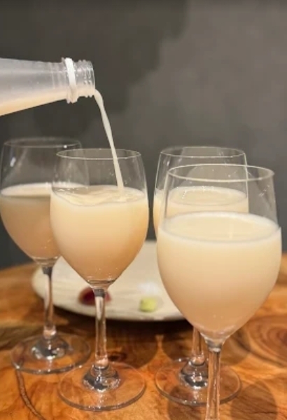 大人気のシャンパン生マッコリ🥂