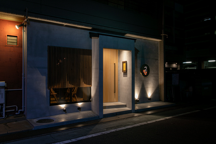 シックな入り口。