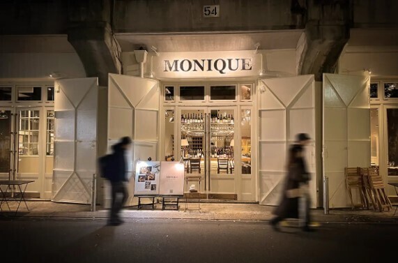 フランスの街角のような洗礼された外観