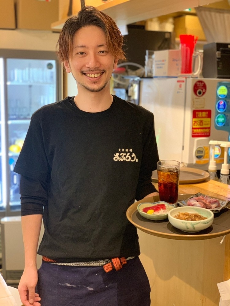 髪型・髪色自由です！