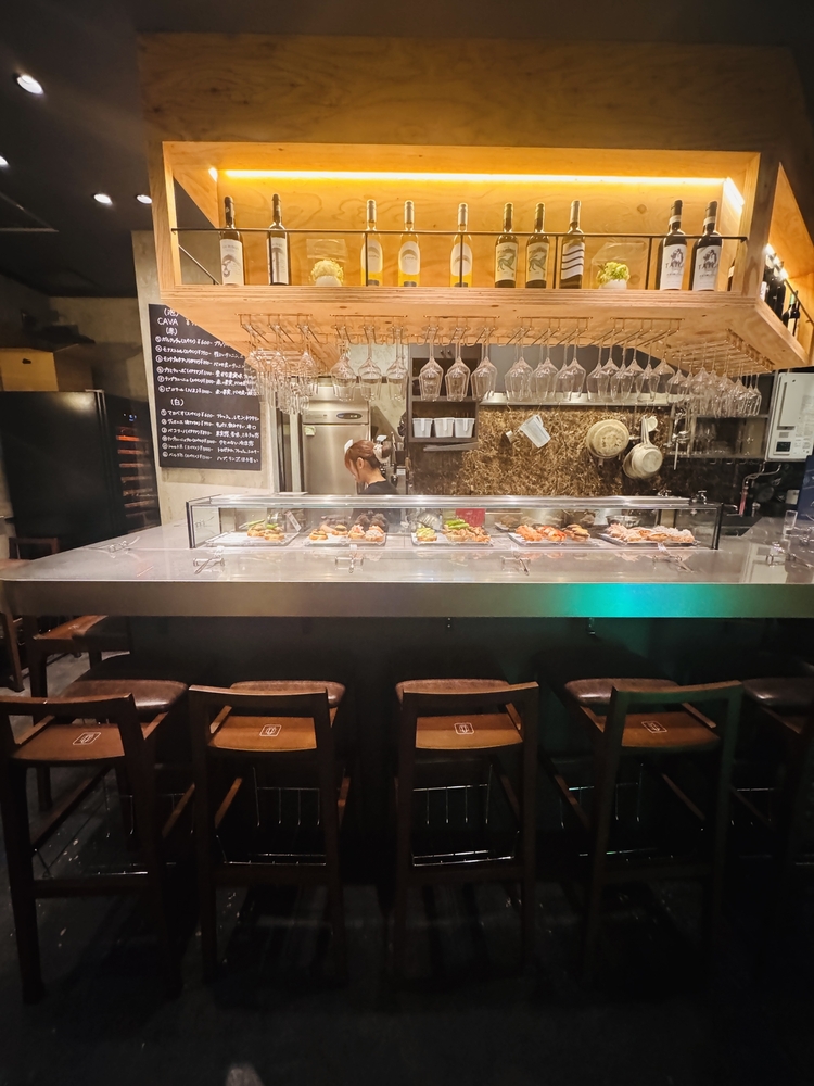 席数10席で丁寧な接客ができます！