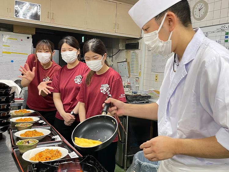 未経験歓迎！包丁の握り方から教えます♪