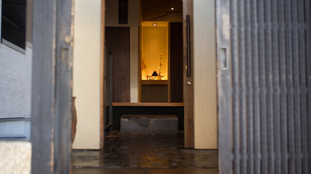 従業員は仲が良く距離感が近い！