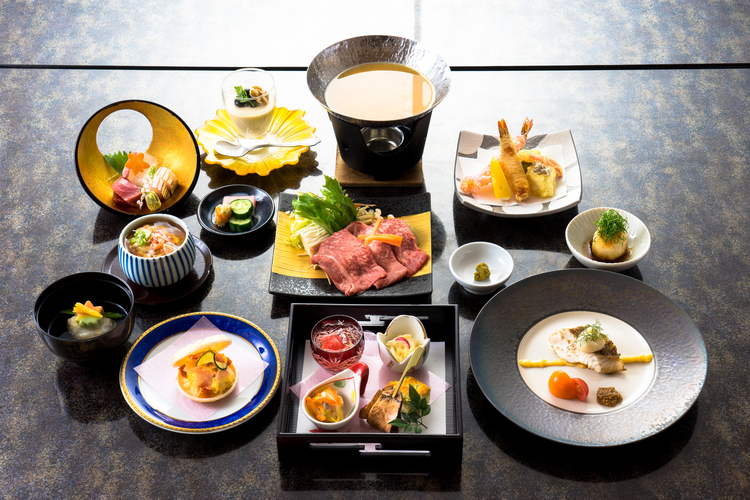メニューの料理をまかないで食べれます！