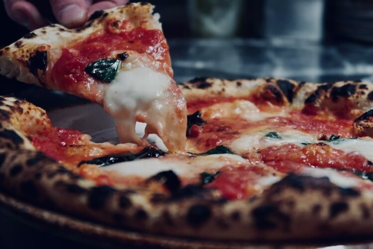 マルゲリータをはじめ、ピザは10種類以上