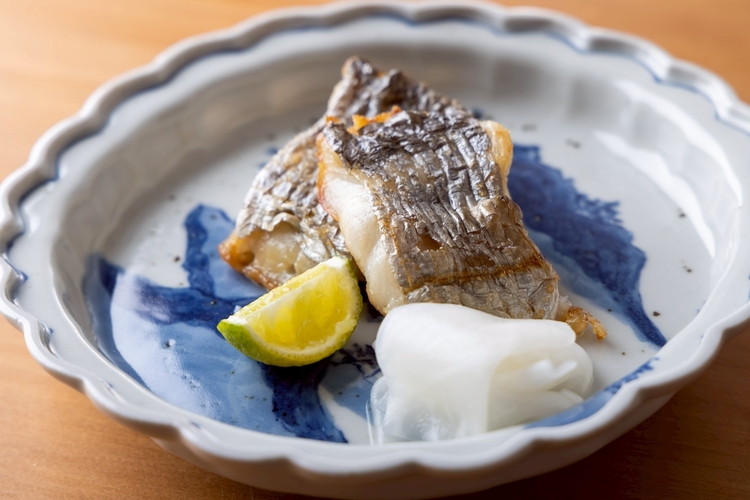 本格的な調理やサービスのスキルが学べる