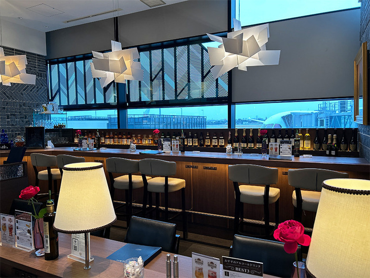ラウンジ&バー グラン・ブルー 伊丹空港店の詳細画像4
