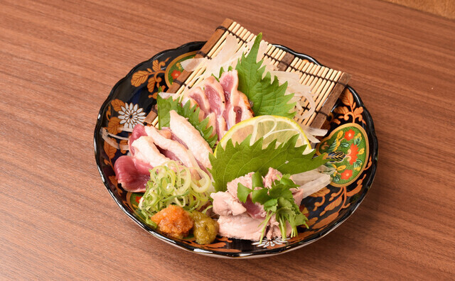 こだわりの肉刺し盛は自身作です◎