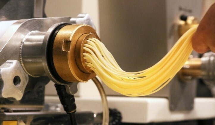 職人のこだわりが詰まった、モチモチ麺。	