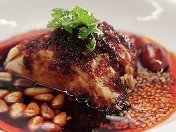 本格中華も提供し、一味も二味も異なるお店